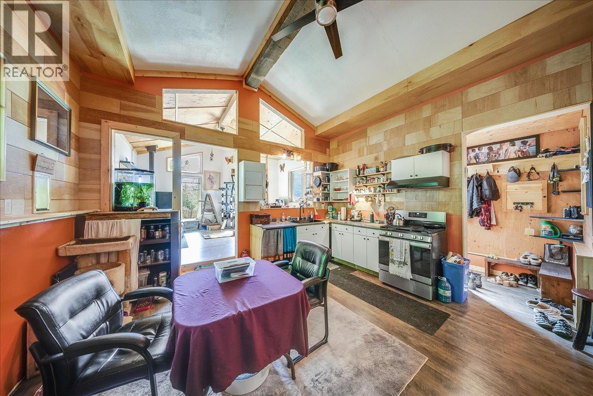 1385 Pass Creek Road, Castlegar, British Columbia  V1N 4S2 - Photo 43 - 10393109