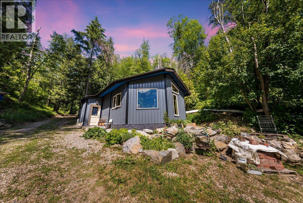 1385 Pass Creek Road, Castlegar, British Columbia  V1N 4S2 - Photo 52 - 10393109
