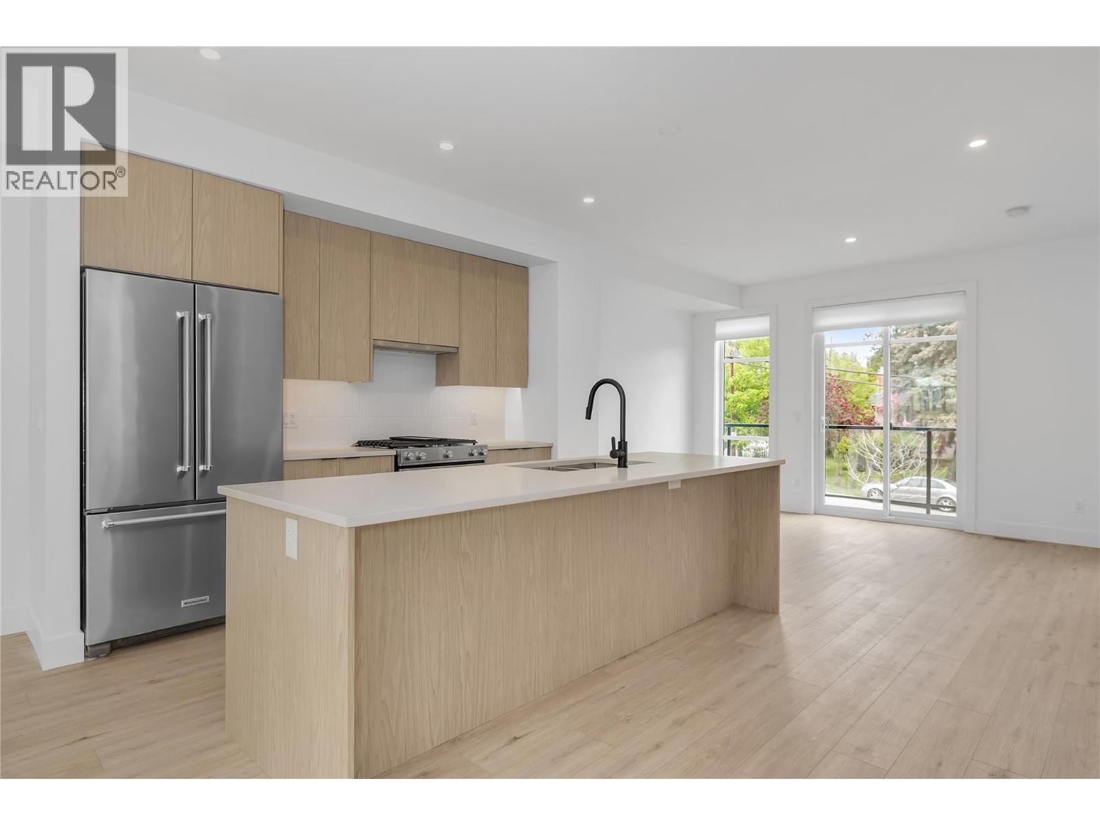 1455 Cara Glen Court Unit# 132, Kelowna, British Columbia  V1V 3B8 - Photo 1 - 10393171
