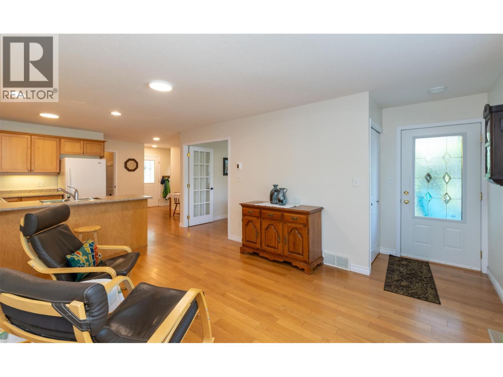 51 8 Avenue Sw Unit# 15, Salmon Arm, British Columbia  V1E 3L9 - Photo 2 - 10393022