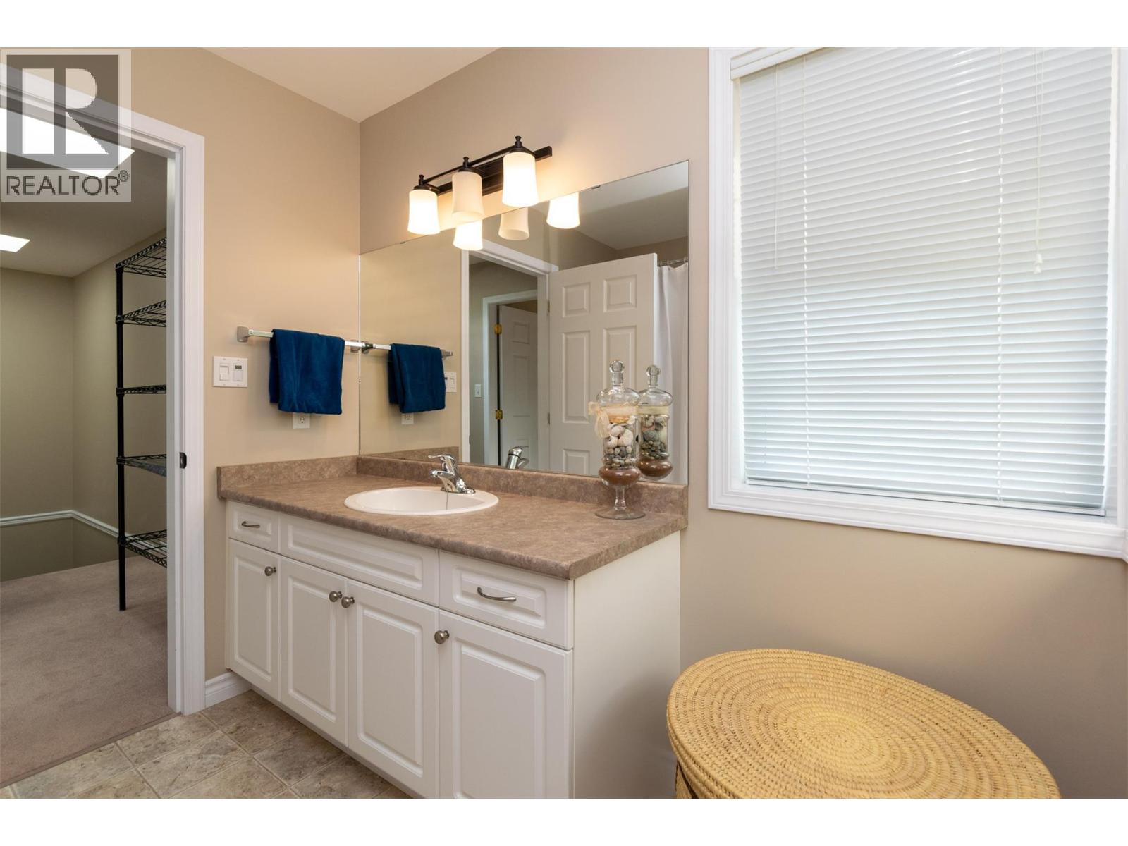 51 8 Avenue Sw Unit# 15, Salmon Arm, British Columbia  V1E 3L9 - Photo 26 - 10393022