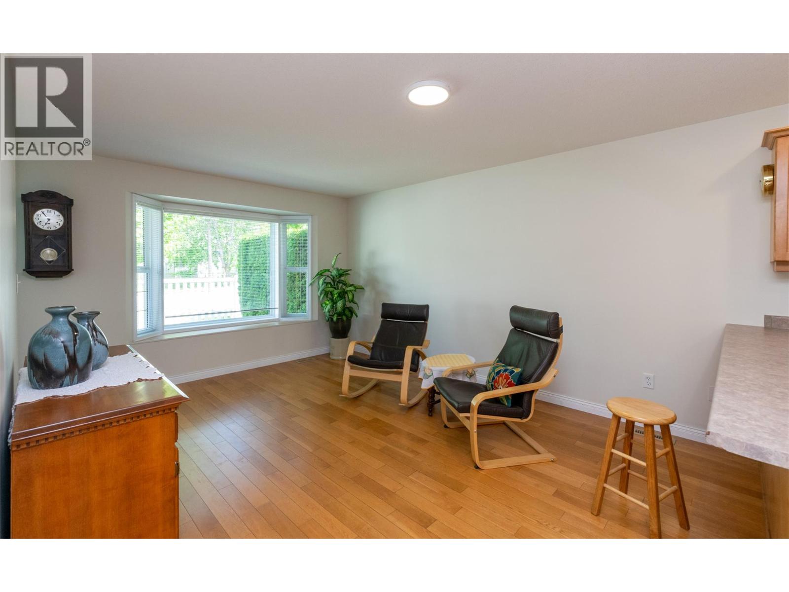 51 8 Avenue Sw Unit# 15, Salmon Arm, British Columbia  V1E 3L9 - Photo 3 - 10393022
