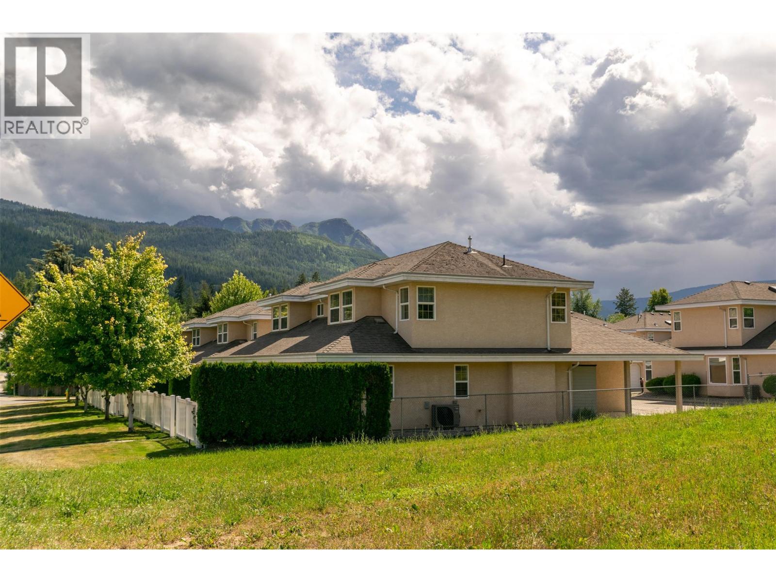 51 8 Avenue Sw Unit# 15, Salmon Arm, British Columbia  V1E 3L9 - Photo 34 - 10393022