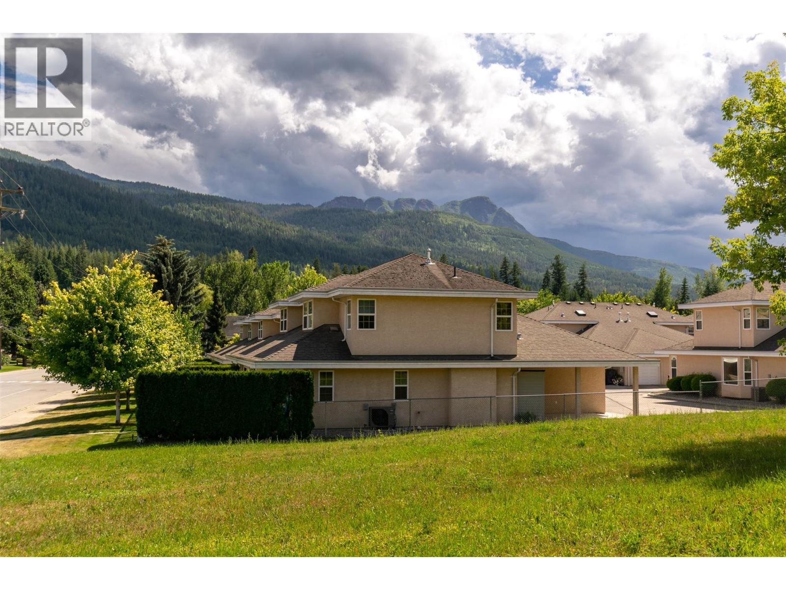 51 8 Avenue Sw Unit# 15, Salmon Arm, British Columbia  V1E 3L9 - Photo 35 - 10393022