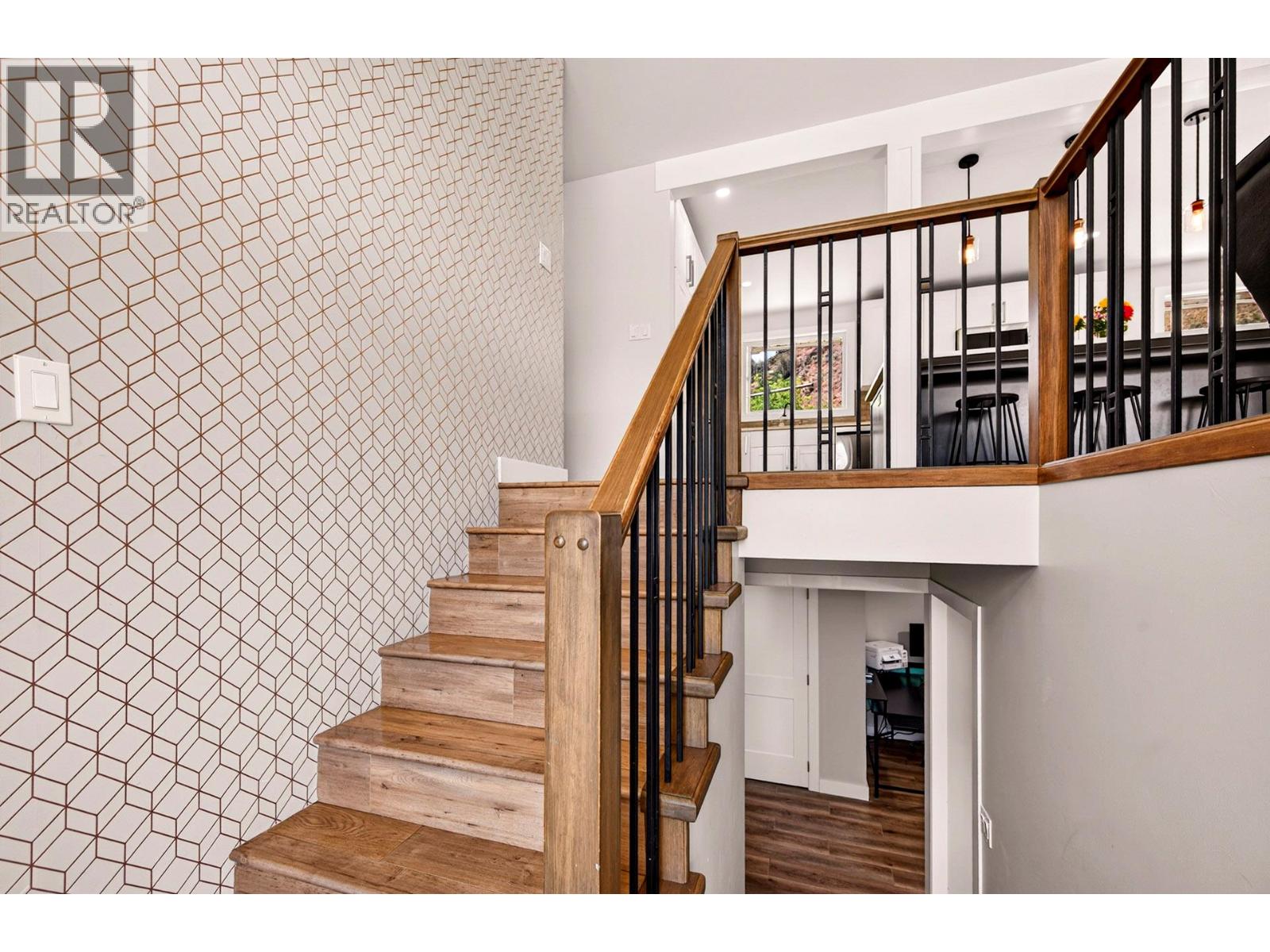 3644 Westsyde Road, Kamloops, British Columbia  V2B 7H6 - Photo 3 - 10392711