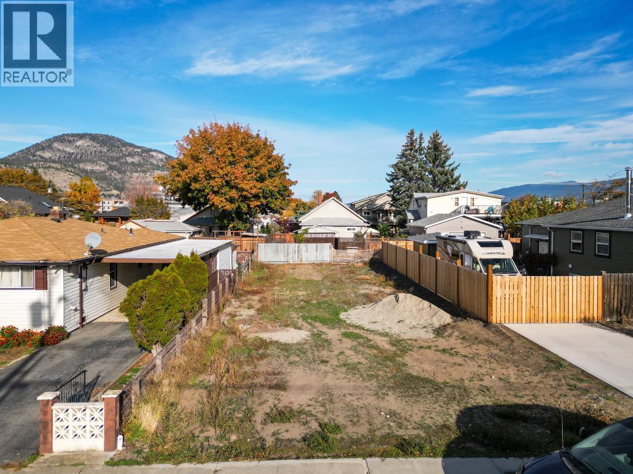 515 Heales Avenue, Penticton, British Columbia  V2A 1G5 - Photo 3 - 10393186