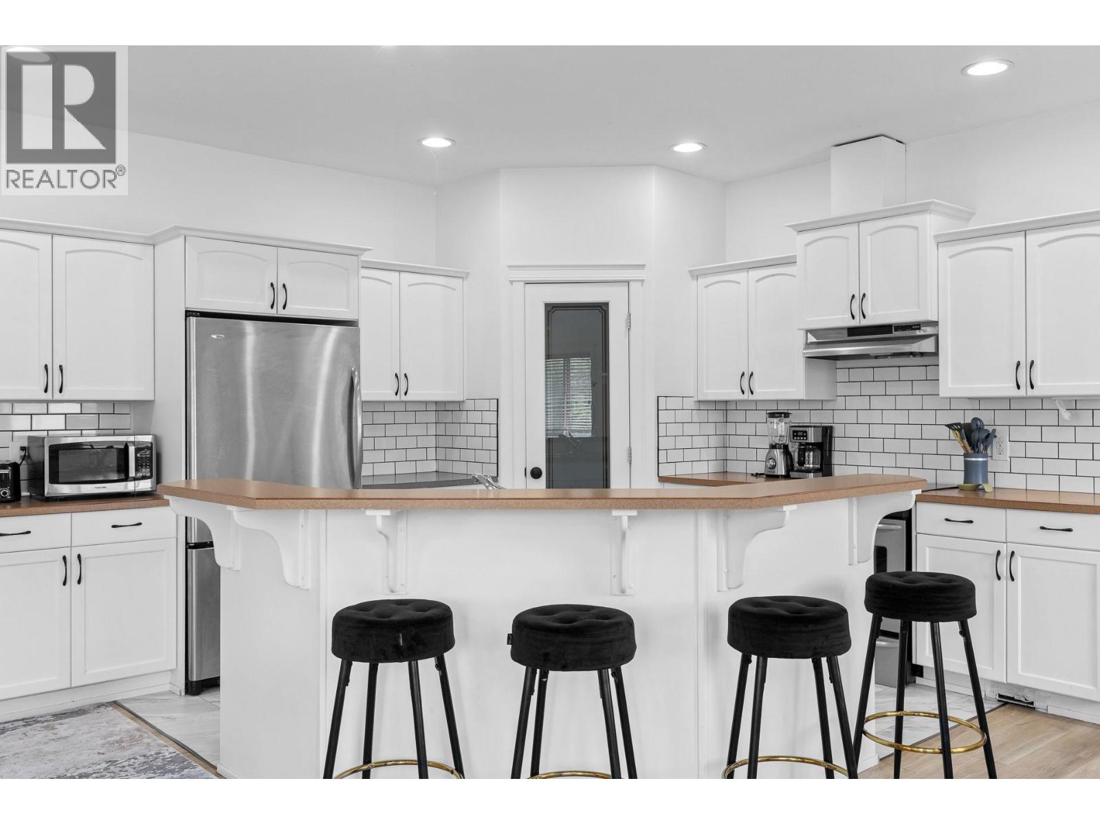 1374 Mcinnes Avenue, Kelowna, British Columbia  V1Y 5V9 - Photo 12 - 10393258
