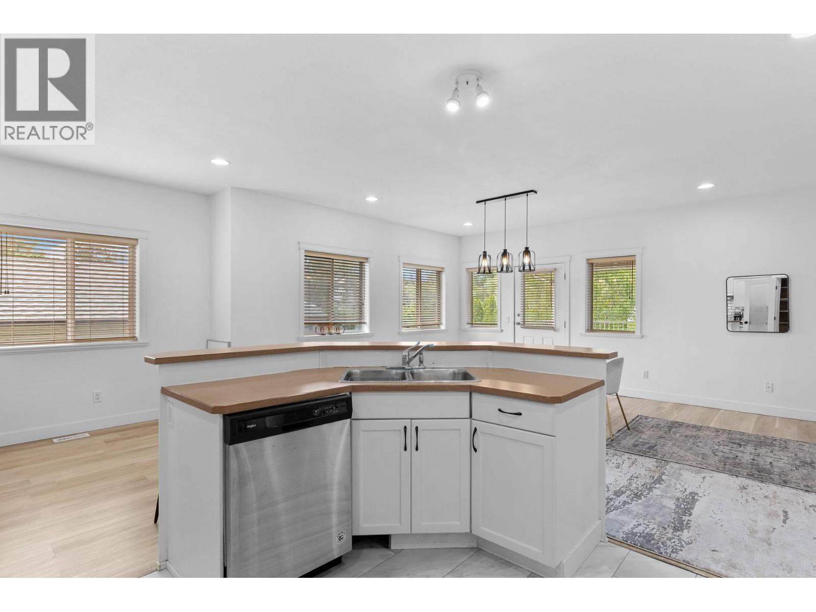 1374 Mcinnes Avenue, Kelowna, British Columbia  V1Y 5V9 - Photo 19 - 10393258