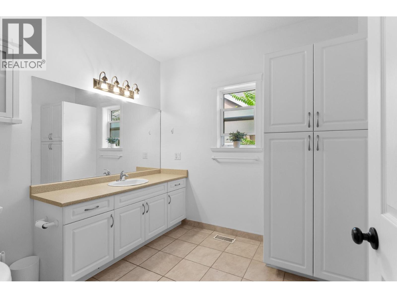 1374 Mcinnes Avenue, Kelowna, British Columbia  V1Y 5V9 - Photo 23 - 10393258