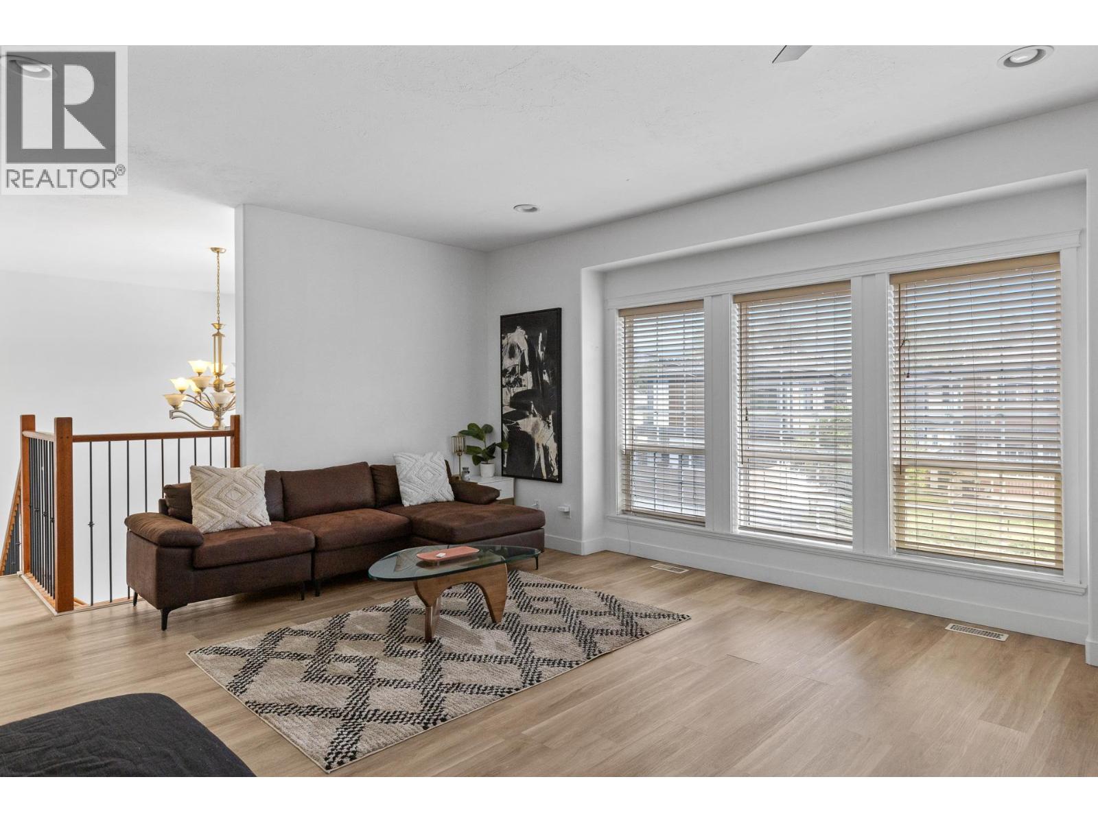 1374 Mcinnes Avenue, Kelowna, British Columbia  V1Y 5V9 - Photo 4 - 10393258