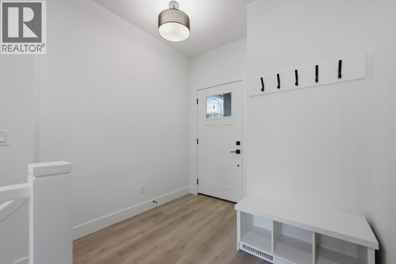 377 Arrowleaf Rise, Coldstream, British Columbia  V1B 0B5 - Photo 4 - 10393250