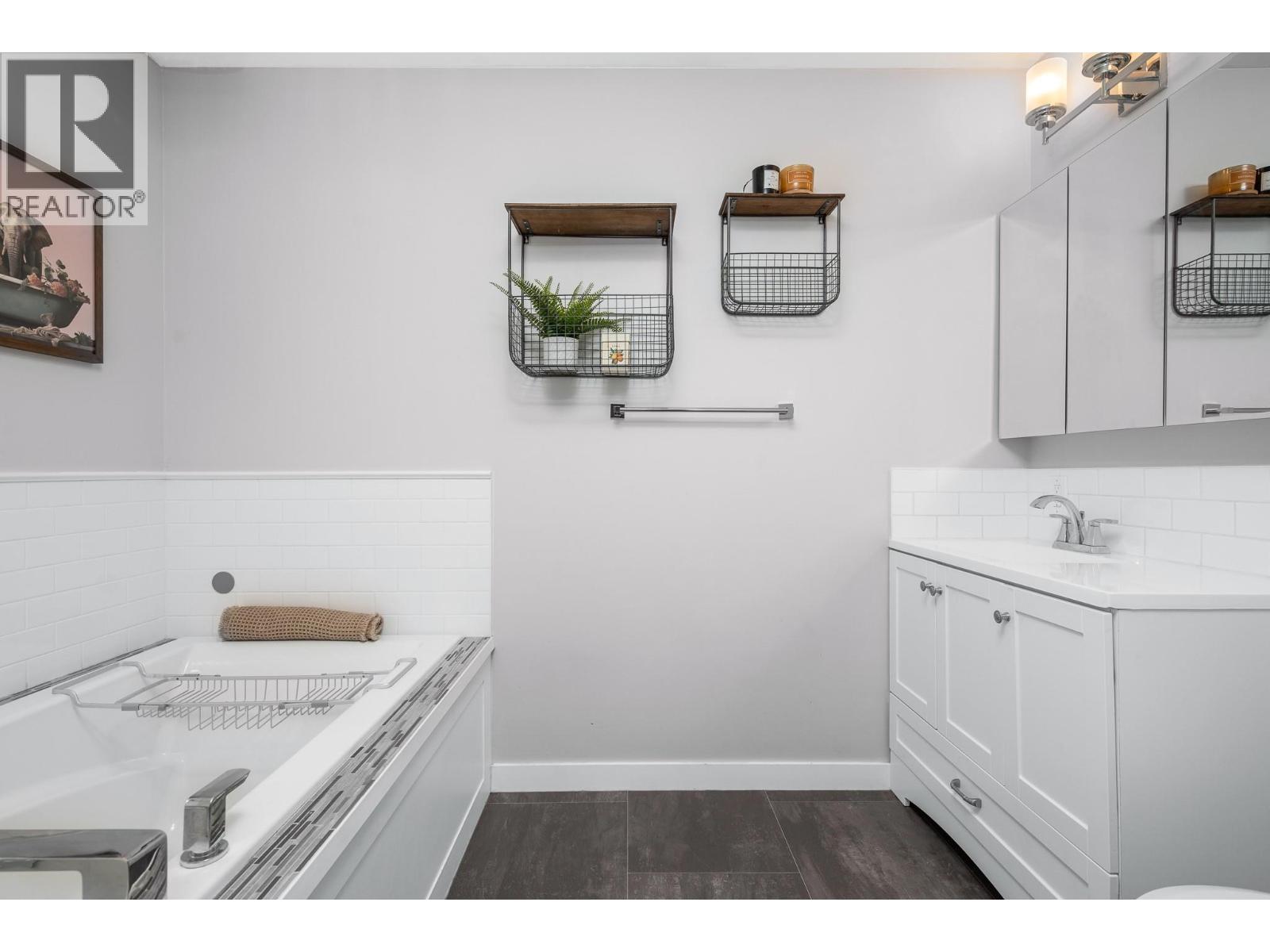 7590 Klinger Road, Vernon, British Columbia  V1H 1H4 - Photo 16 - 10392576