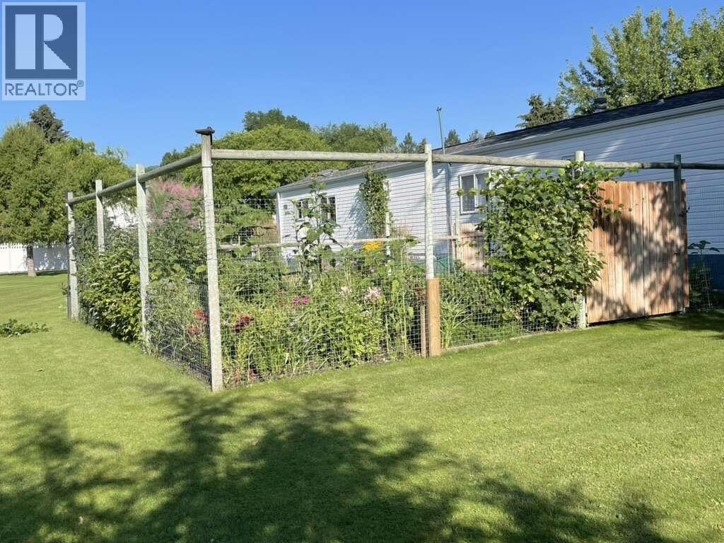 4980 Vernon Street, Grand Forks, British Columbia  V0H 1H5 - Photo 6 - 10393293