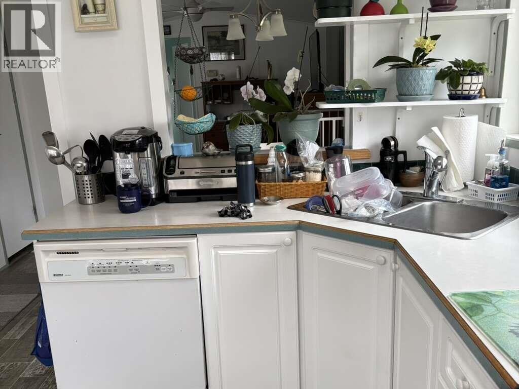 4980 Vernon Street, Grand Forks, British Columbia  V0H 1H5 - Photo 9 - 10393293