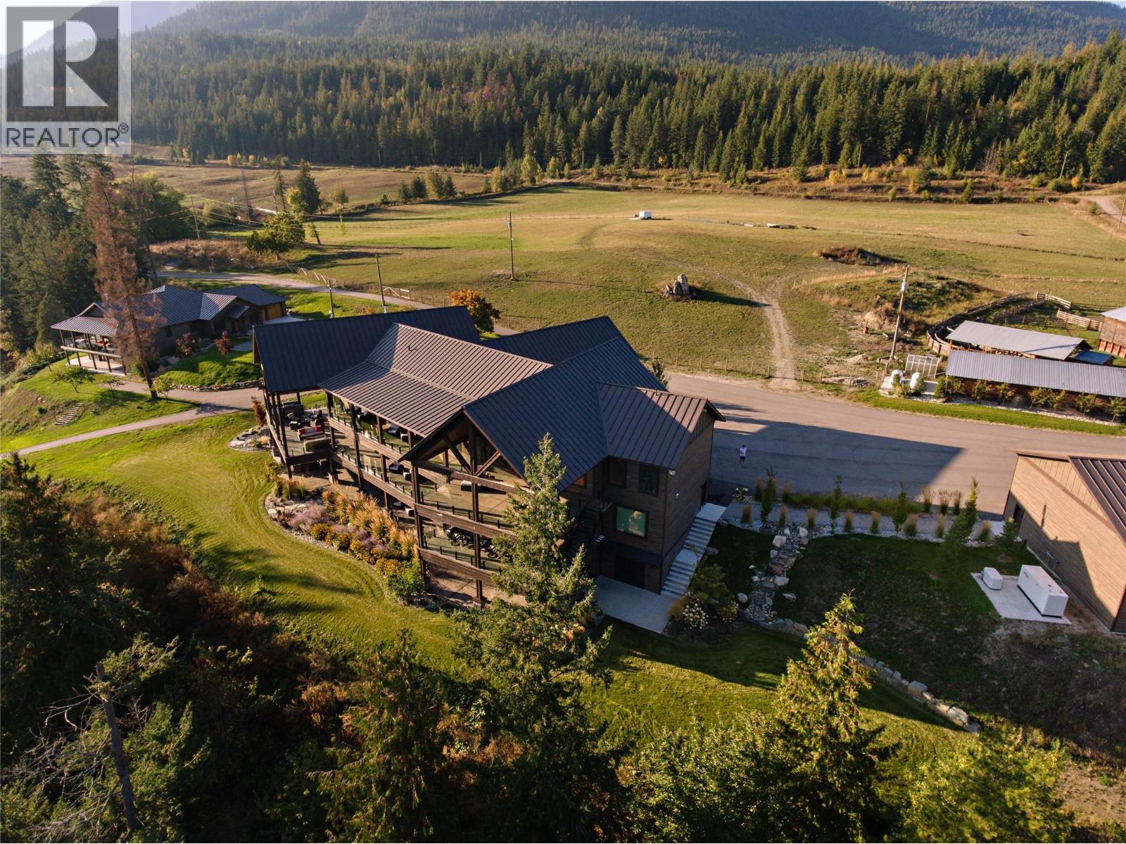 6525 Worrall Road, Tappen, British Columbia  V0E 2X1 - Photo 1 - 10393296
