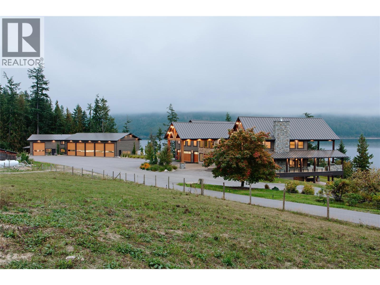 6525 Worrall Road, Tappen, British Columbia  V0E 2X1 - Photo 8 - 10393296