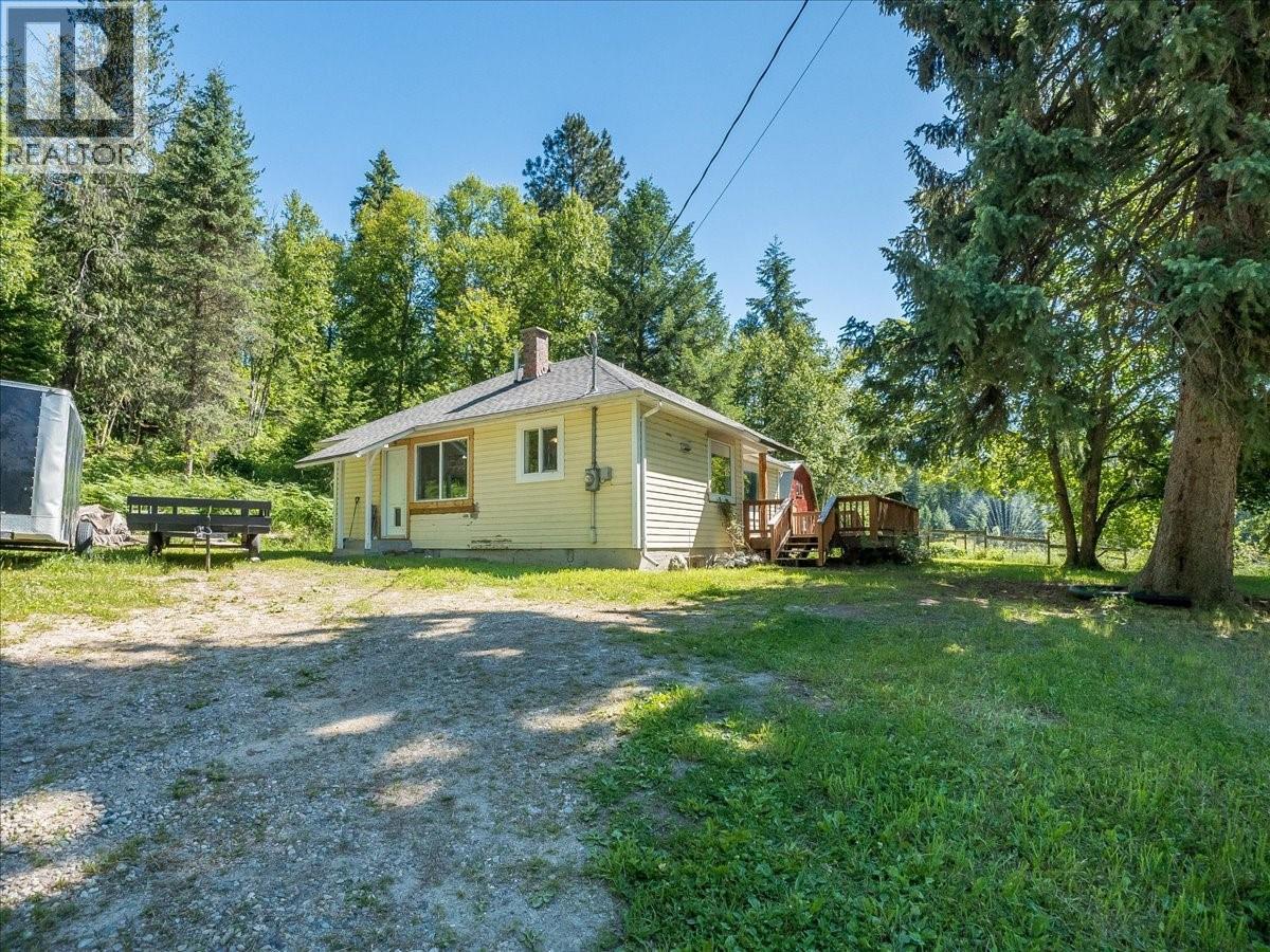 5875 Slocan River Road, Winlaw, British Columbia  V0G 2J0 - Photo 1 - 10392852