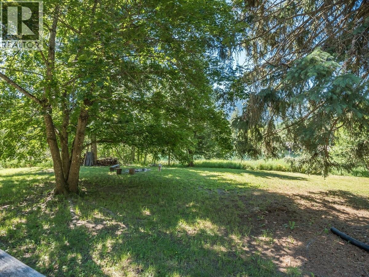 5875 Slocan River Road, Winlaw, British Columbia  V0G 2J0 - Photo 21 - 10392852