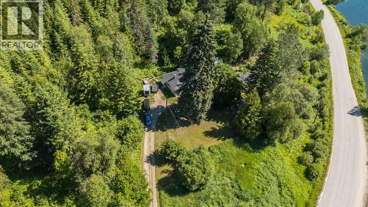 5875 Slocan River Road, Winlaw, British Columbia  V0G 2J0 - Photo 3 - 10392852