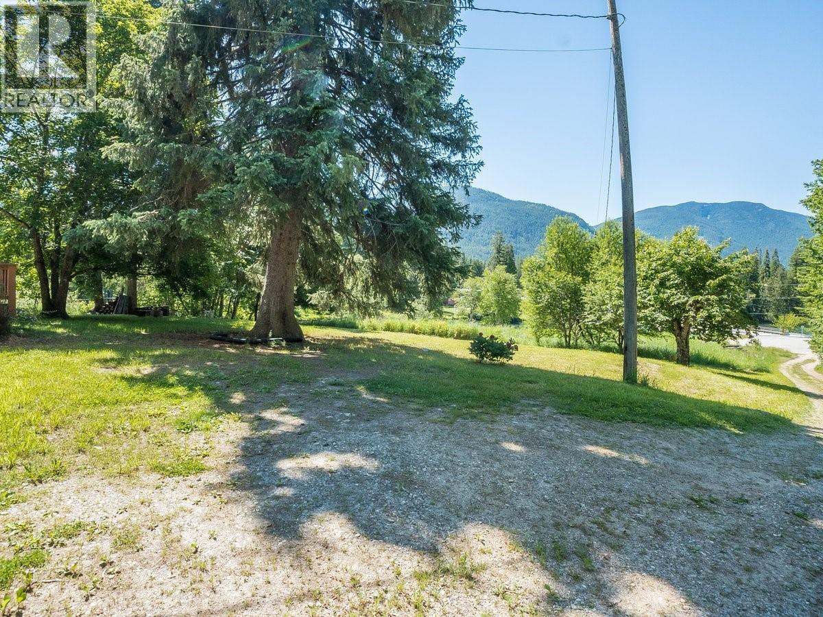 5875 Slocan River Road, Winlaw, British Columbia  V0G 2J0 - Photo 43 - 10392852