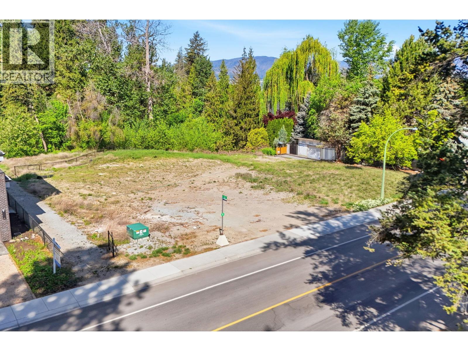 4618 Mcclure Road, Kelowna, British Columbia  V1W 1L6 - Photo 2 - 10392060