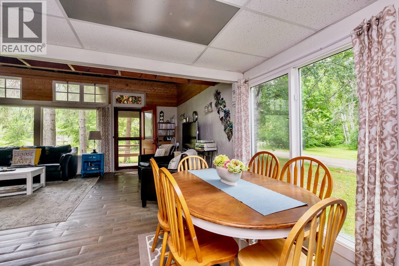 1281 Hoskins Road, Seymour Arm, British Columbia  V0E 1M0 - Photo 16 - 10392676