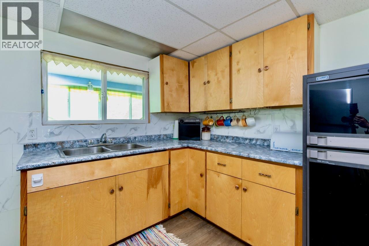 1281 Hoskins Road, Seymour Arm, British Columbia  V0E 1M0 - Photo 17 - 10392676