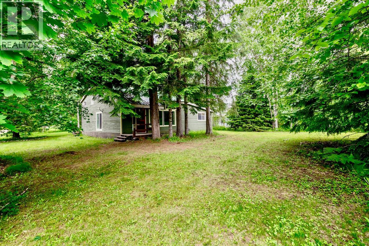 1281 Hoskins Road, Seymour Arm, British Columbia  V0E 1M0 - Photo 9 - 10392676