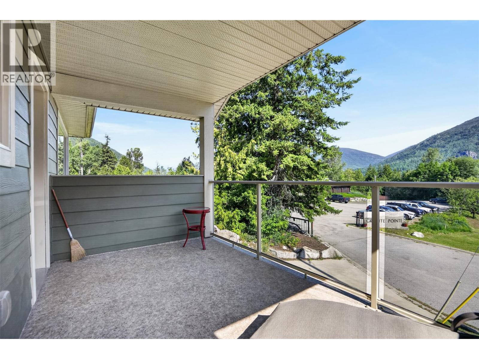 1115 West Richards Street, Nelson, British Columbia  V1L 5T3 - Photo 11 - 10393009