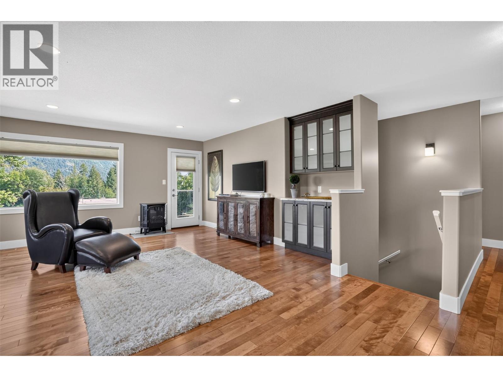 1115 West Richards Street, Nelson, British Columbia  V1L 5T3 - Photo 4 - 10393009