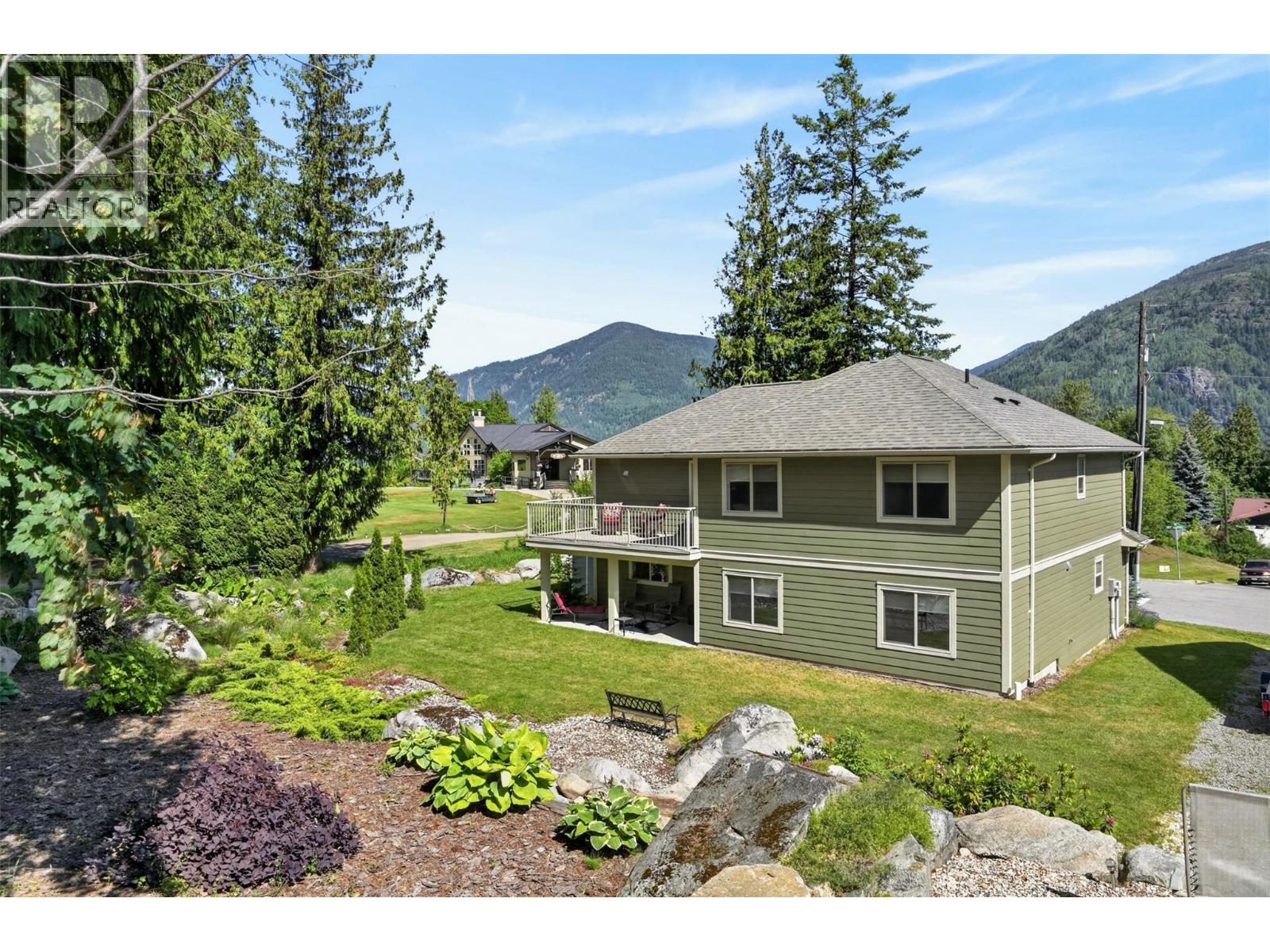 1115 West Richards Street, Nelson, British Columbia  V1L 5T3 - Photo 48 - 10393009