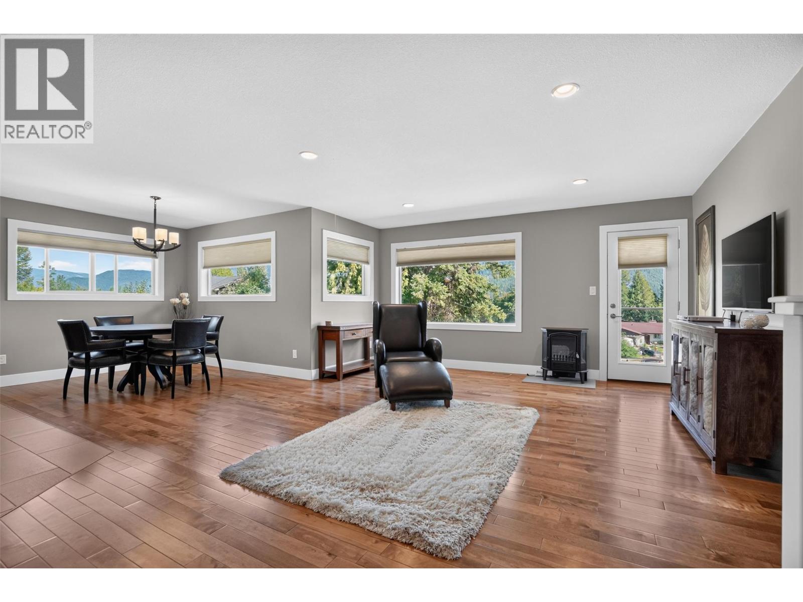 1115 West Richards Street, Nelson, British Columbia  V1L 5T3 - Photo 6 - 10393009