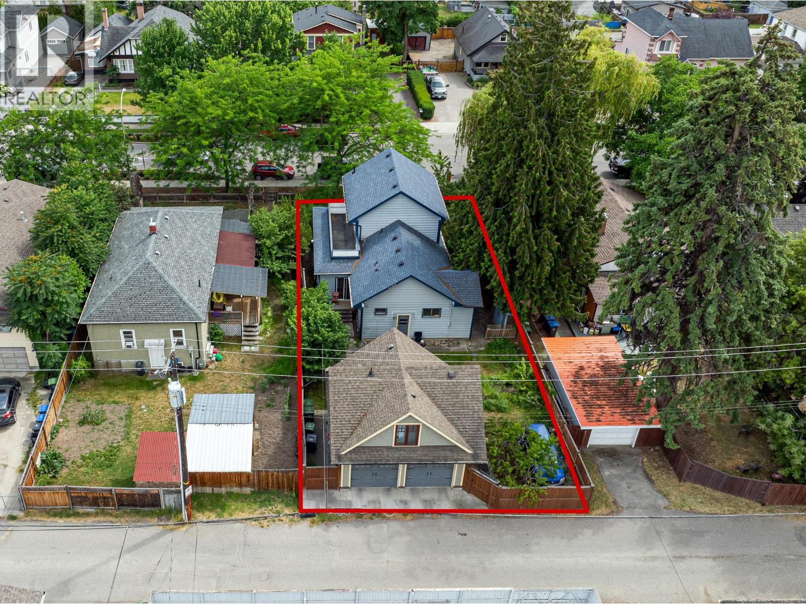 822 Lawrence Avenue, Kelowna, British Columbia  V1Y 6L9 - Photo 1 - 10393210