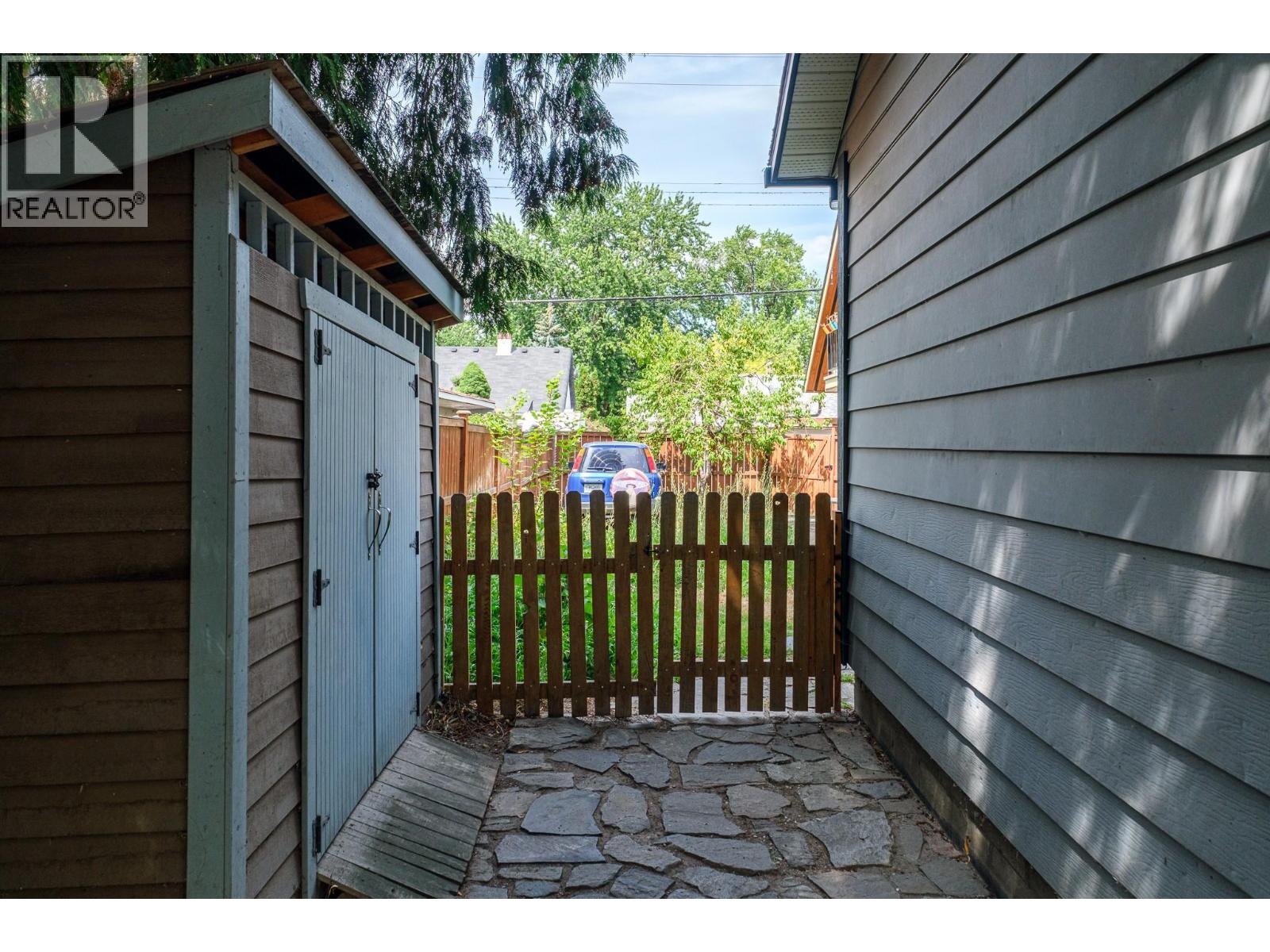 822 Lawrence Avenue, Kelowna, British Columbia  V1Y 6L9 - Photo 16 - 10393210
