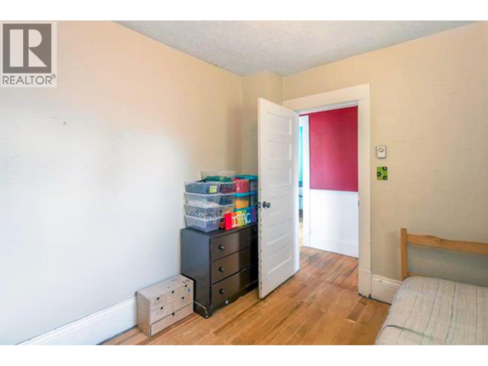 822 Lawrence Avenue, Kelowna, British Columbia  V1Y 6L9 - Photo 27 - 10393210
