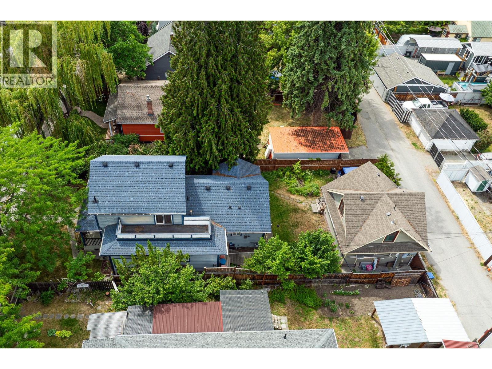 822 Lawrence Avenue, Kelowna, British Columbia  V1Y 6L9 - Photo 3 - 10393210