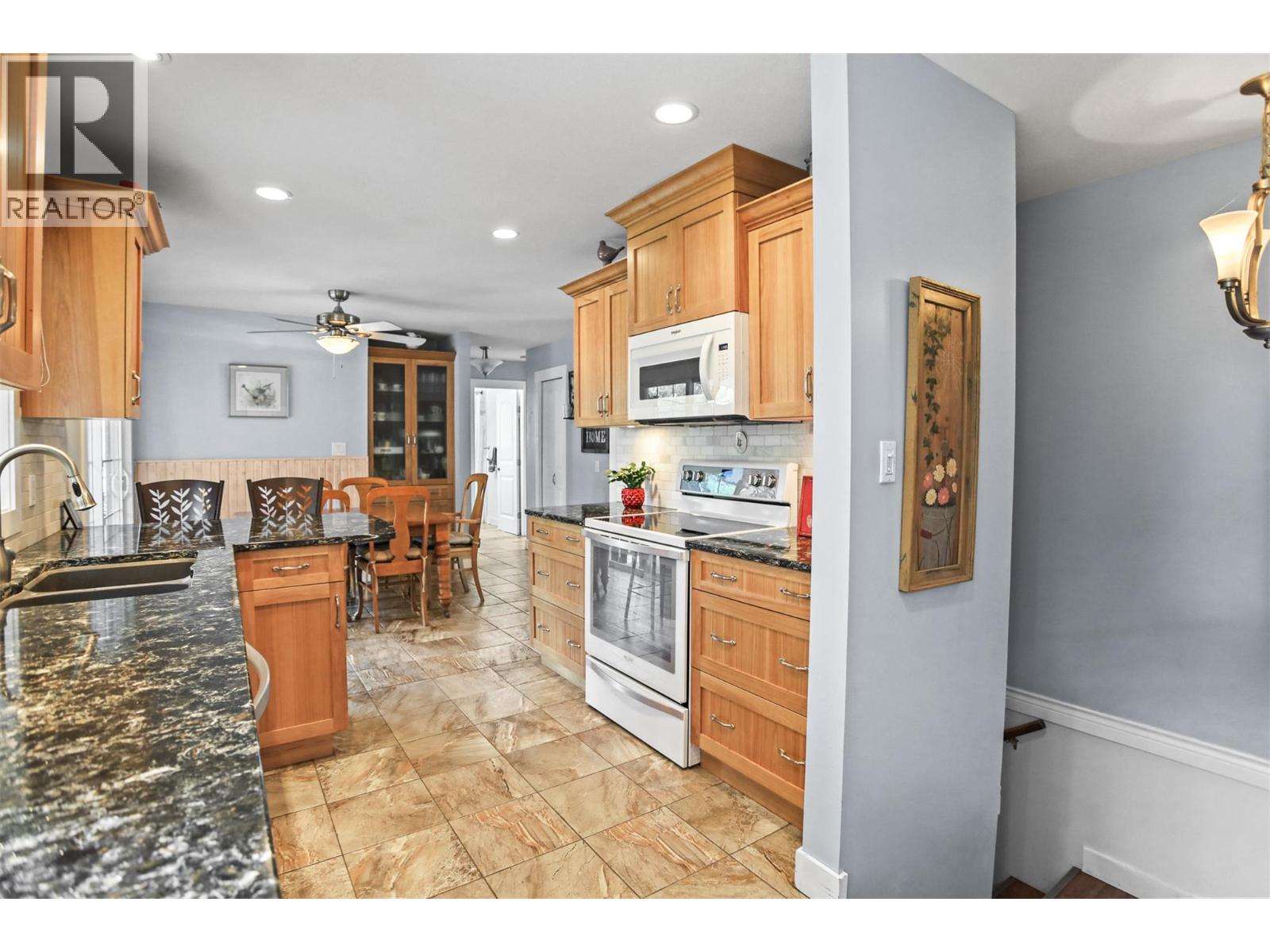 1530 Friesen Road, Kelowna, British Columbia  V1X 4X6 - Photo 5 - 10393180