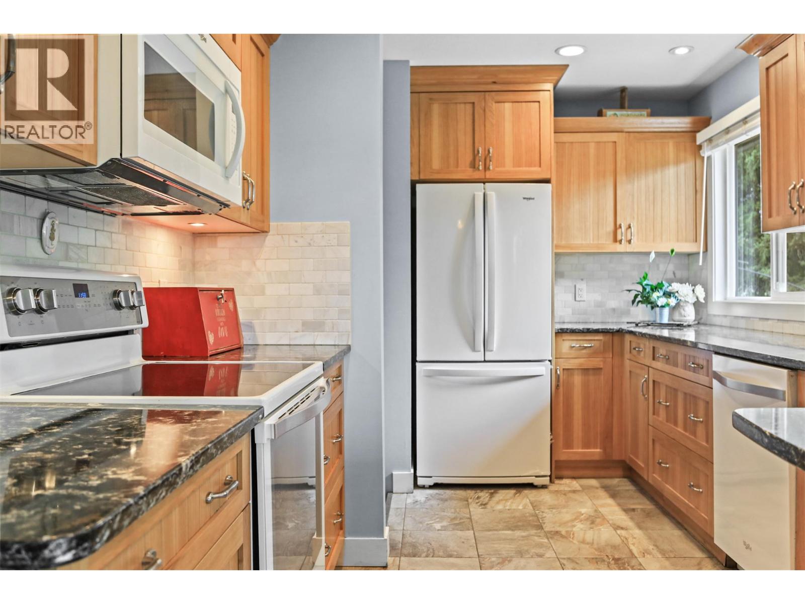 1530 Friesen Road, Kelowna, British Columbia  V1X 4X6 - Photo 6 - 10393180