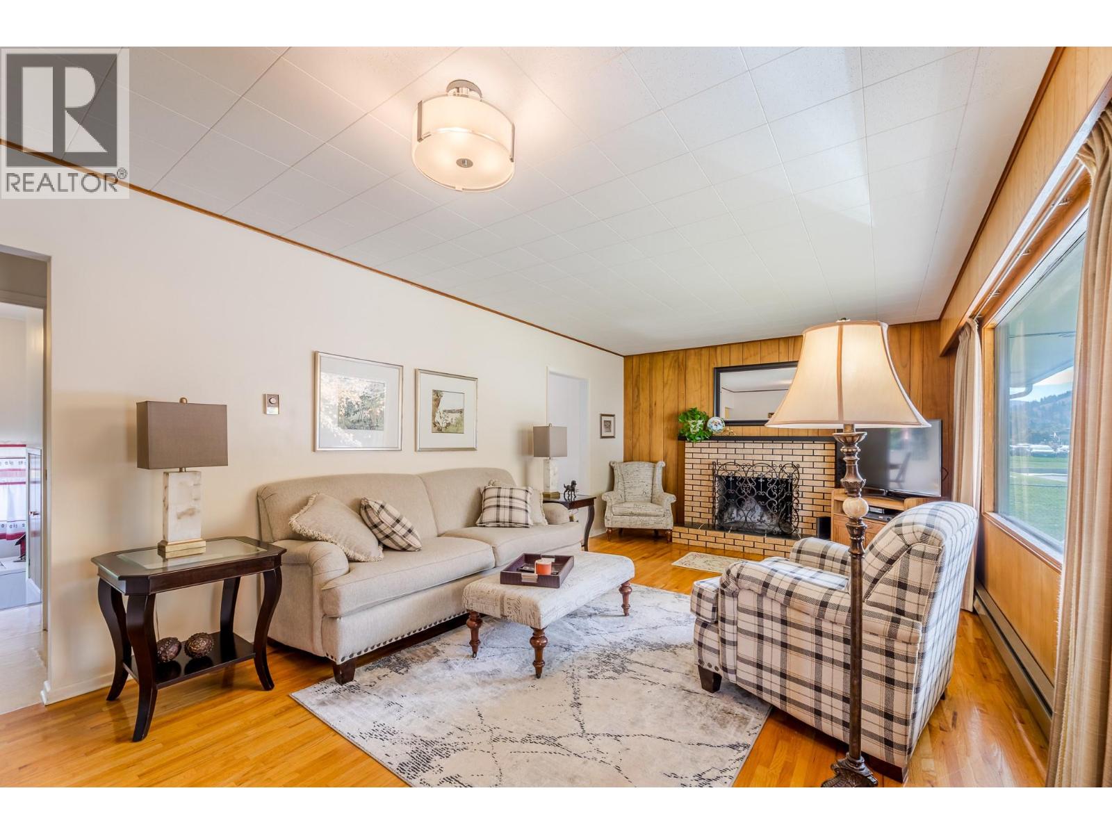 14001 Amm Avenue, Summerland, British Columbia  V0H 1Z0 - Photo 3 - 10393376