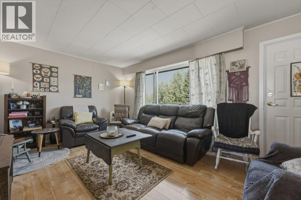 3580 20 Avenue Se, Salmon Arm, British Columbia  V1E 1X9 - Photo 13 - 10393337