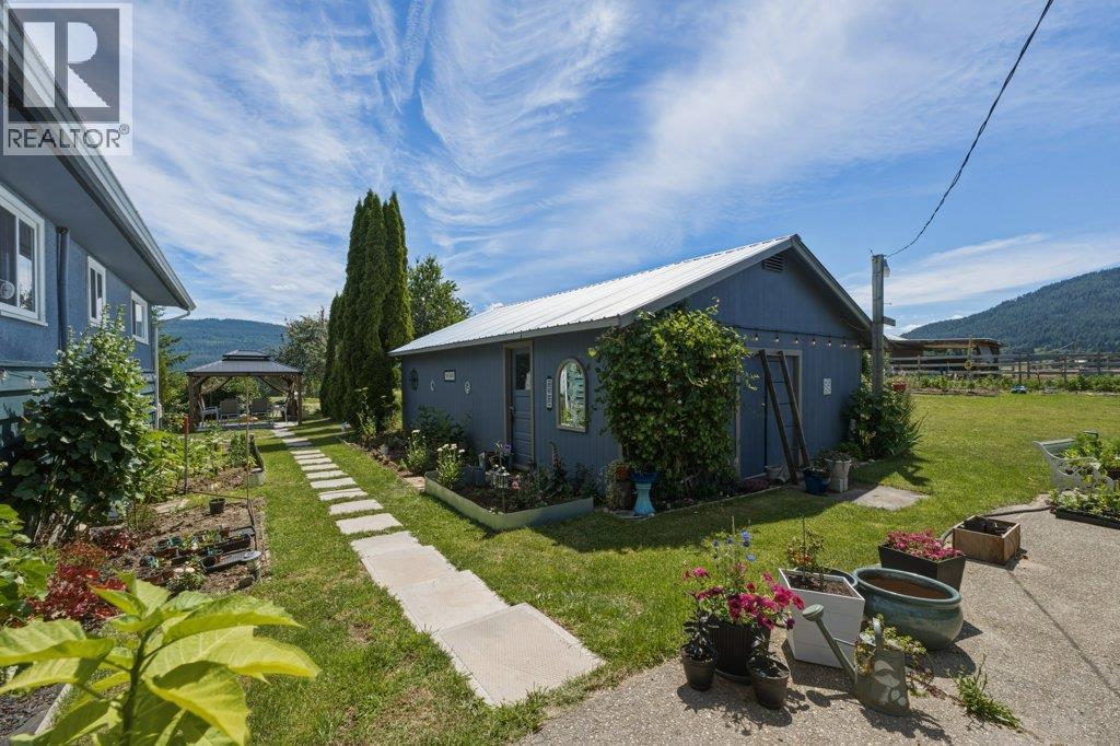 3580 20 Avenue Se, Salmon Arm, British Columbia  V1E 1X9 - Photo 6 - 10393337