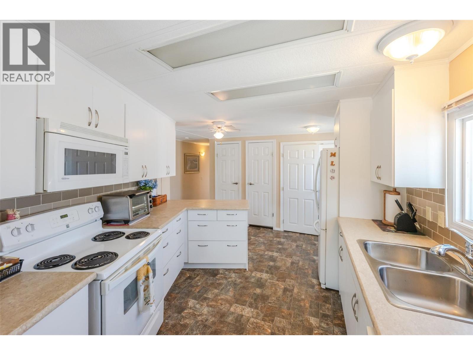 999 Burnaby Avenue Unit# 66, Penticton, British Columbia  V2A 1G7 - Photo 5 - 10392994