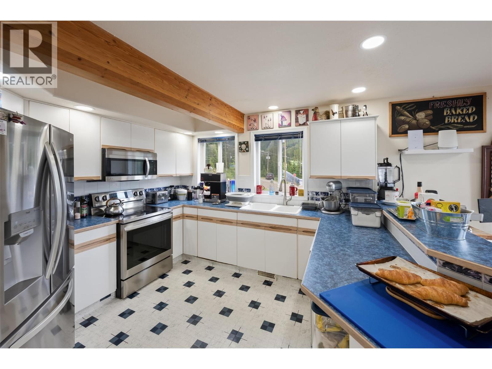 200 Cougar Road, Oliver, British Columbia  V0H 1T0 - Photo 16 - 10393212