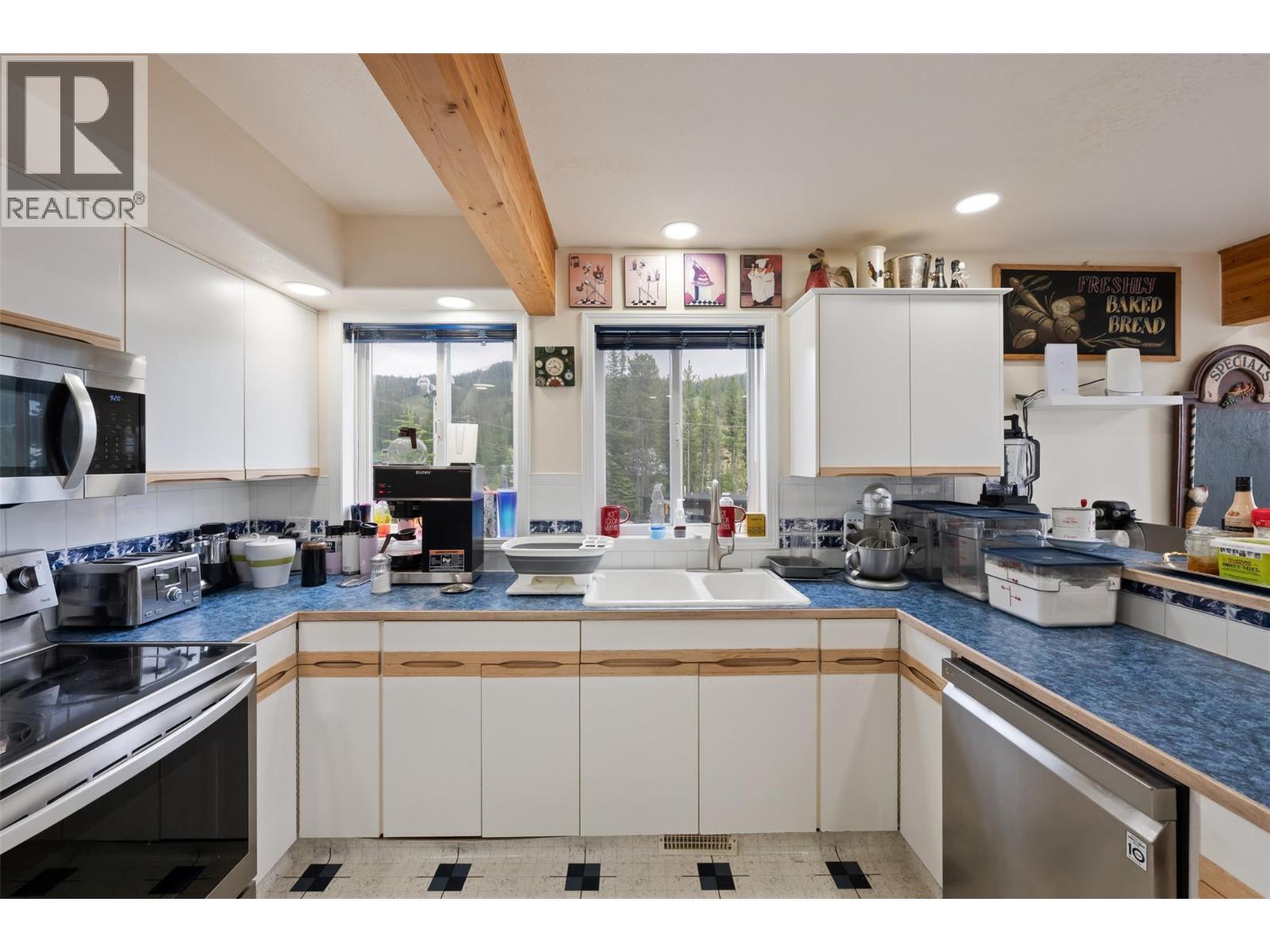 200 Cougar Road, Oliver, British Columbia  V0H 1T0 - Photo 17 - 10393212