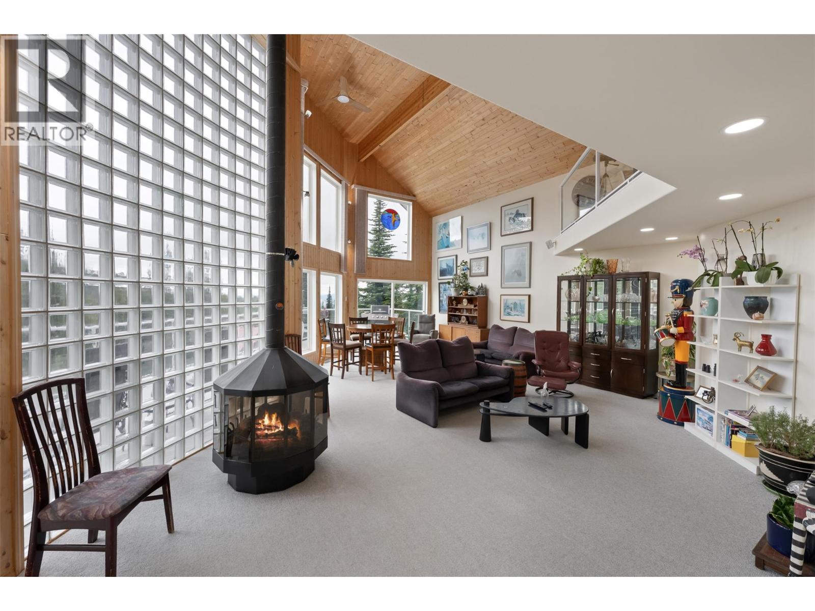 200 Cougar Road, Oliver, British Columbia  V0H 1T0 - Photo 3 - 10393212