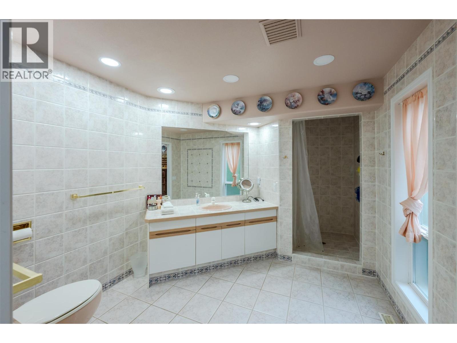 200 Cougar Road, Oliver, British Columbia  V0H 1T0 - Photo 45 - 10393212