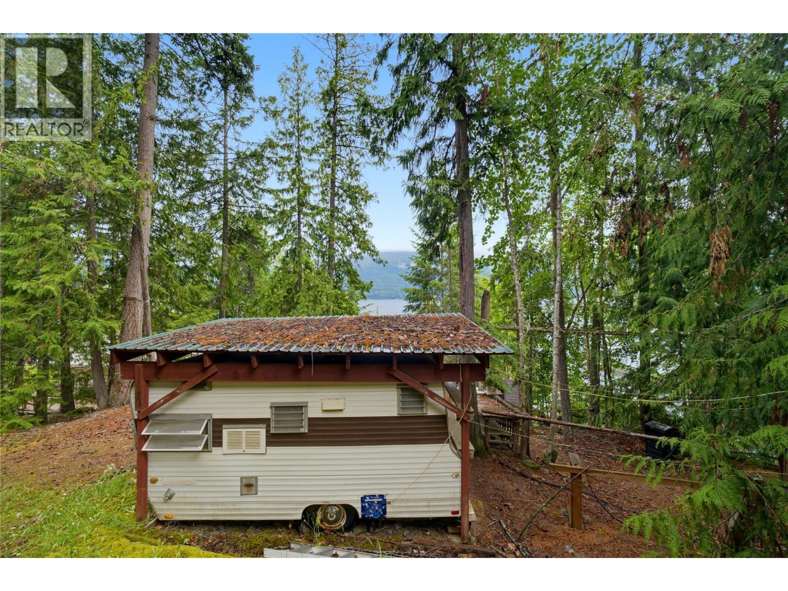 4255 Justin Road, Eagle Bay, British Columbia  V0E 1T0 - Photo 35 - 10392627