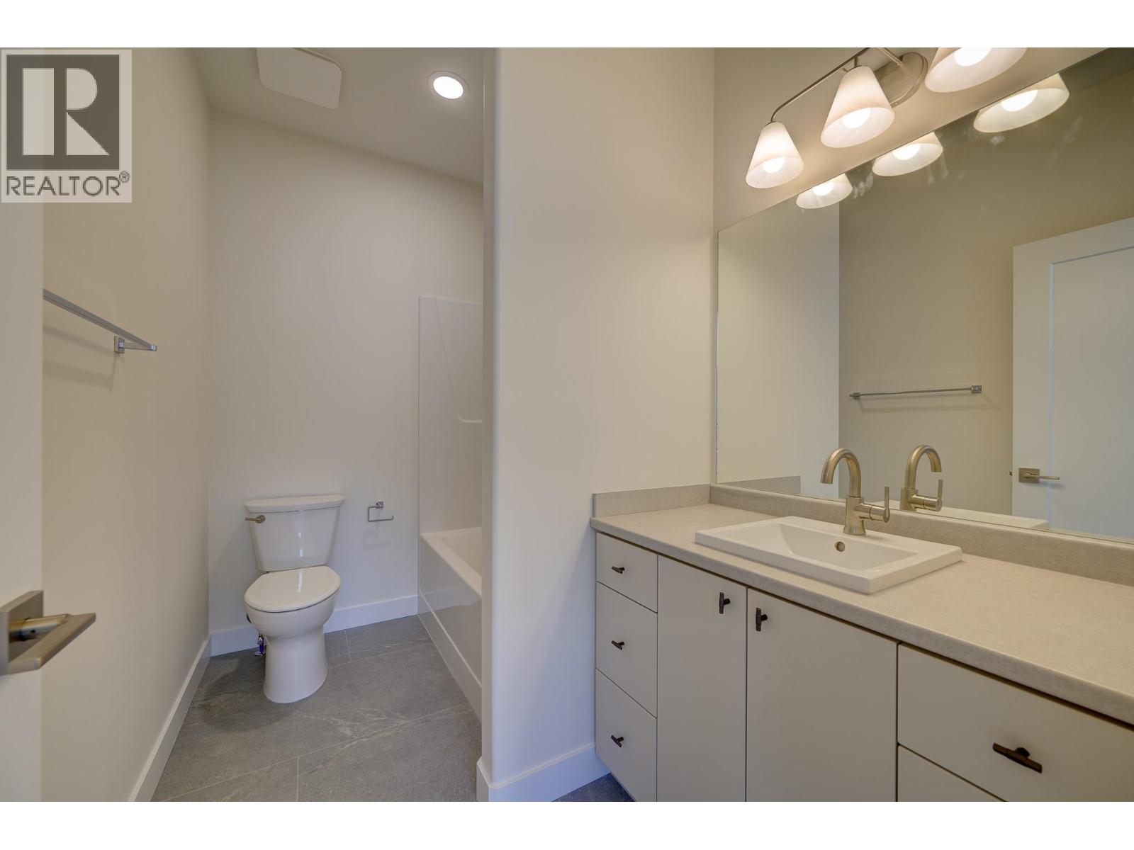 3224 Bank Road, Kamloops, British Columbia  V2B 6Z7 - Photo 17 - 10393422