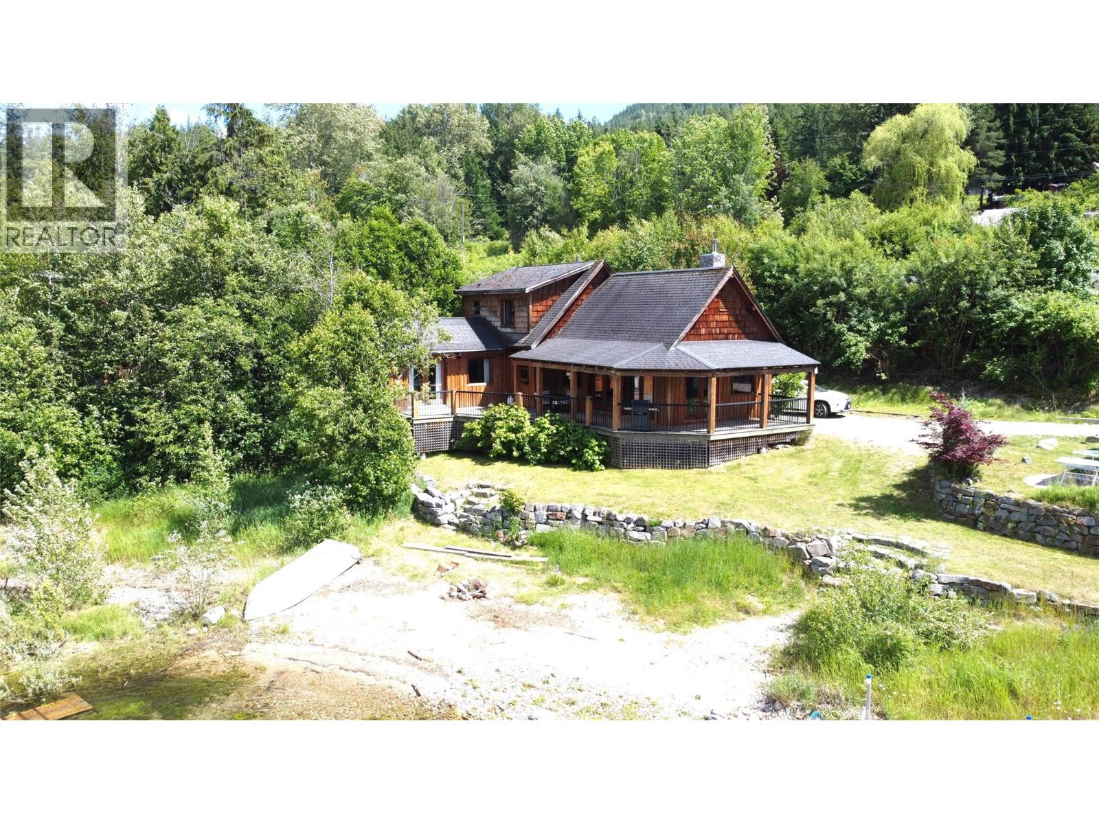 113 Kootenay Lake Road, Procter, British Columbia  V0G 1V0 - Photo 1 - 10393265