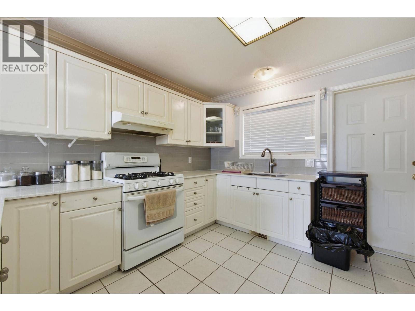 417 Wigglesworth Crescent, Kelowna, British Columbia  V1X 7N3 - Photo 27 - 10393358